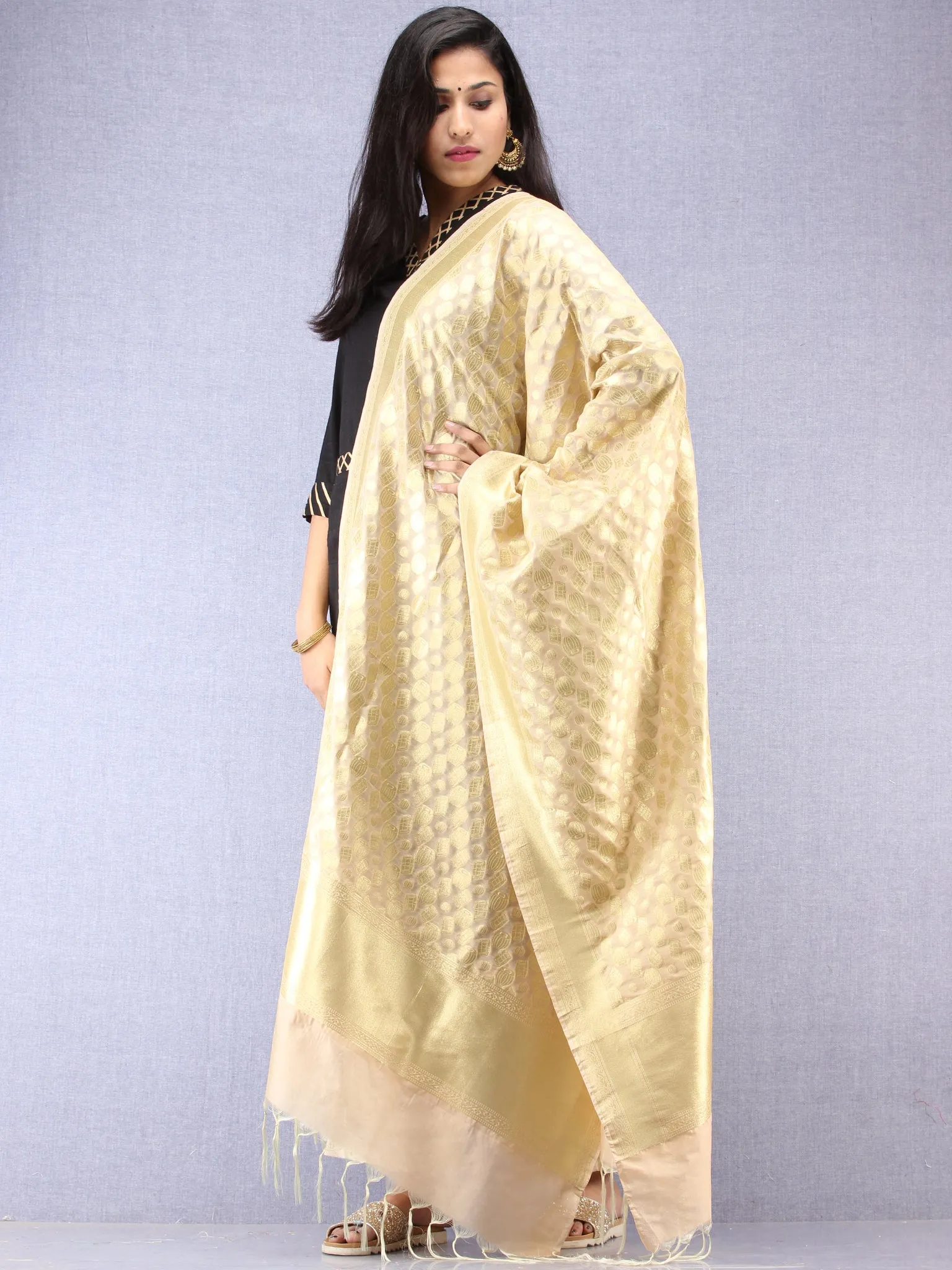 Banarasi Kanni Silk Dupatta With Zari Work - Ivory & Gold - D04170869