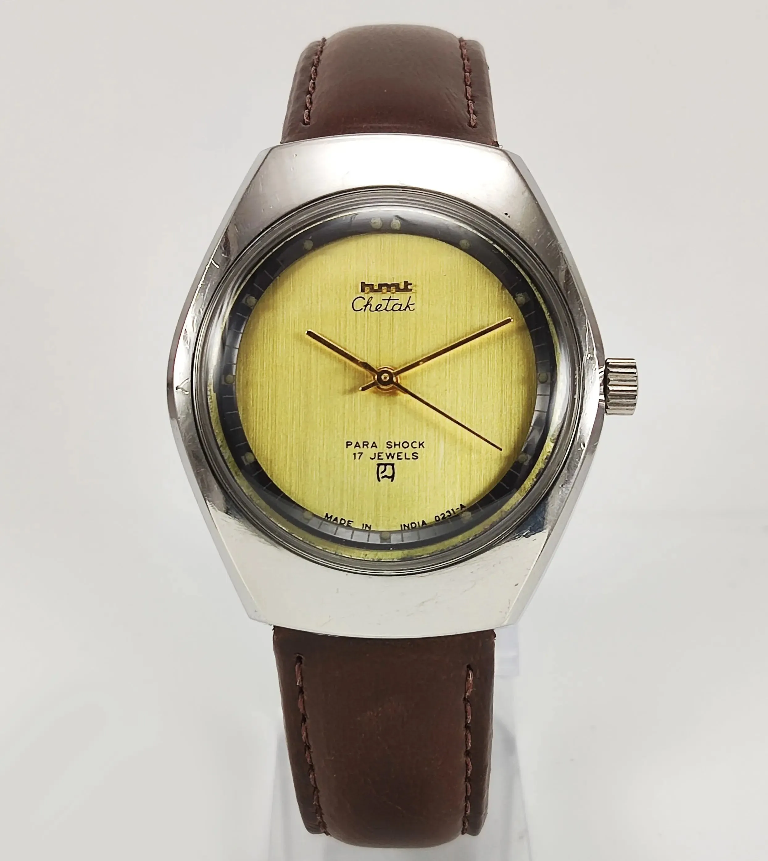 HMT Chetak Para Shock 17 Jewels Golden Dial Mechanical Hand winding Men's Wrist Watch