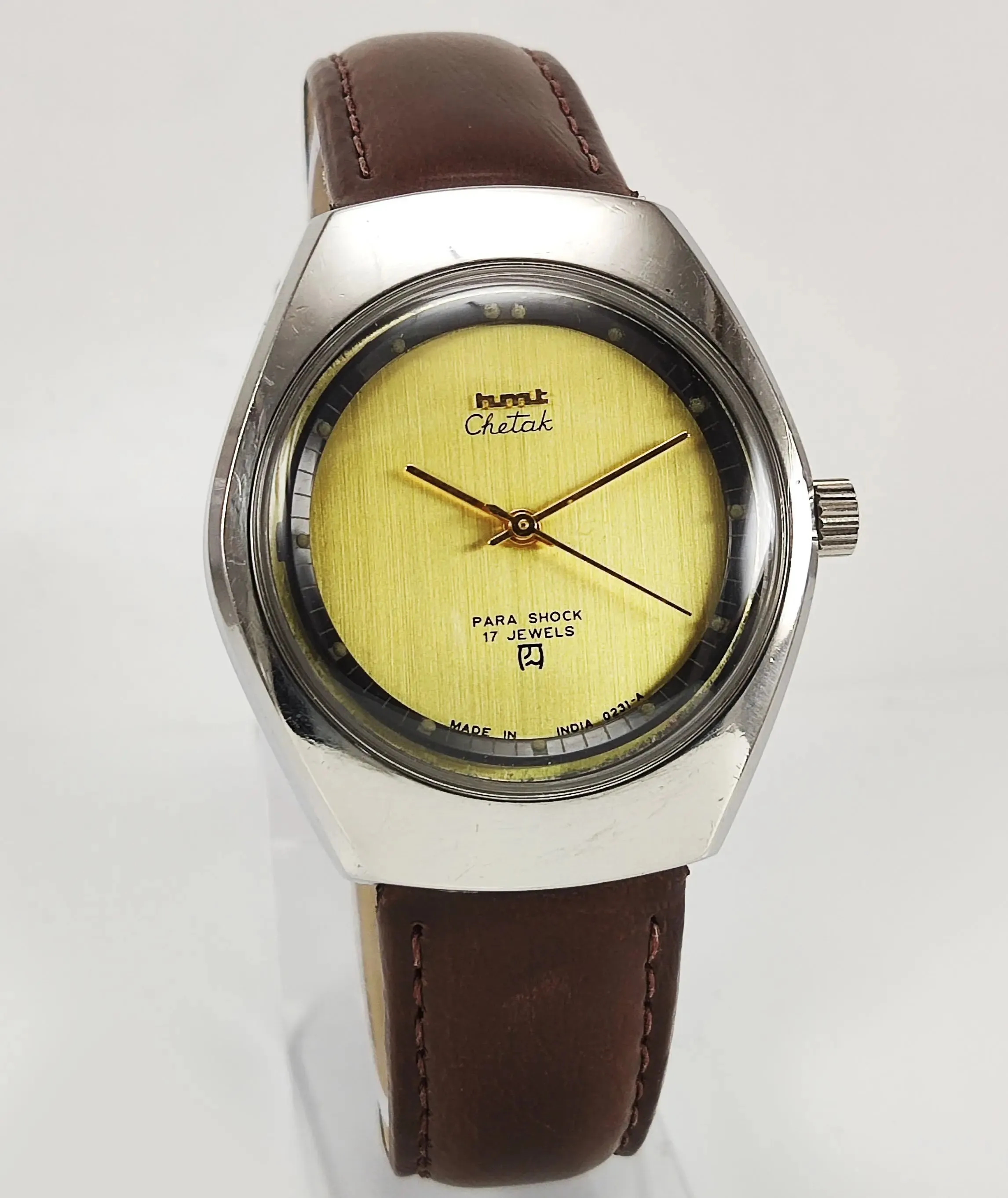 HMT Chetak Para Shock 17 Jewels Golden Dial Mechanical Hand winding Men's Wrist Watch