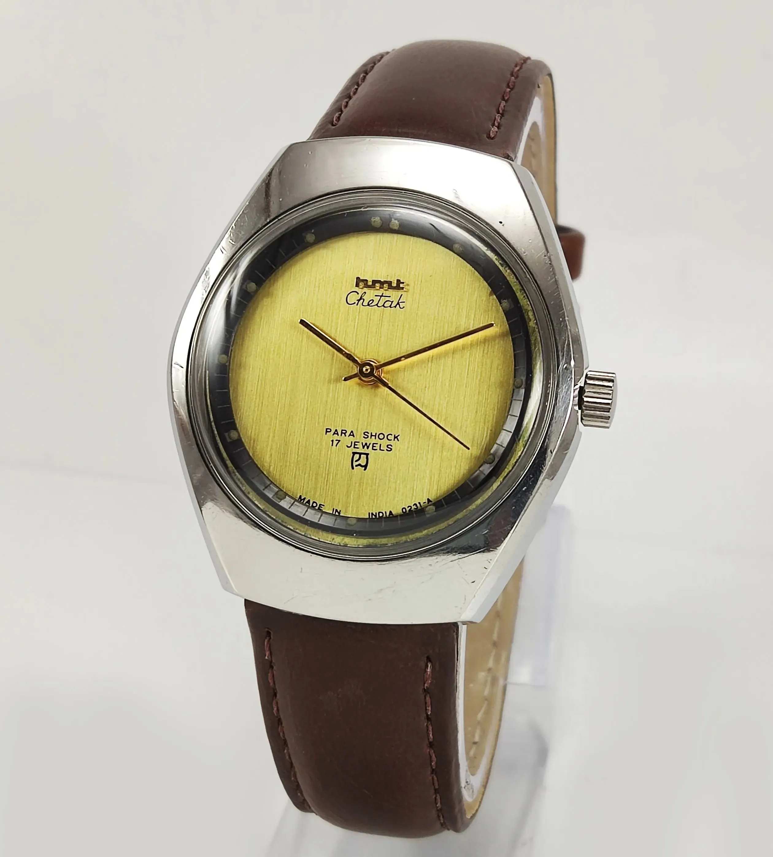 HMT Chetak Para Shock 17 Jewels Golden Dial Mechanical Hand winding Men's Wrist Watch