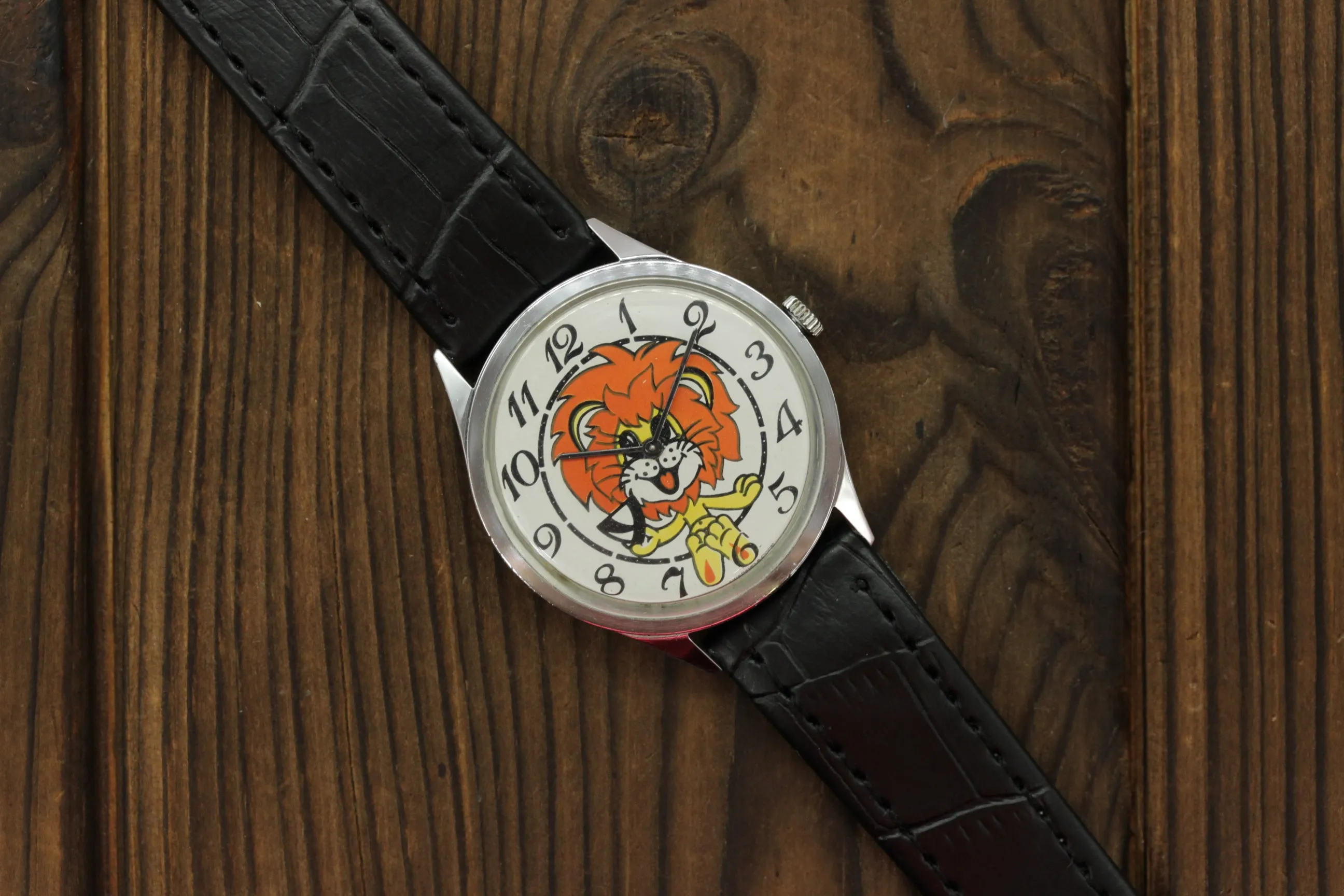 Vintage Uglich Soviet children's mechanical watch Chaika Lion